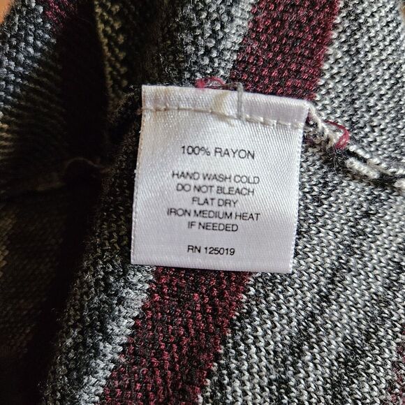 Valerie Stevens L Open Front Long Cardigan Burgundy Pattern Pockets Cozy Boho - Picture 3 of 5